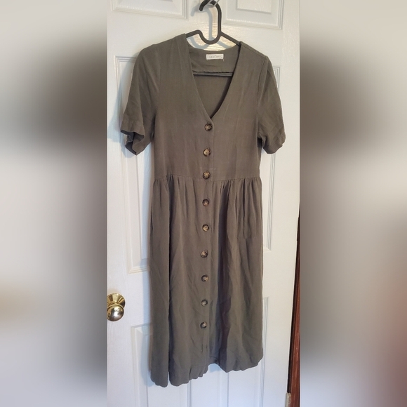 Neuflora Dresses & Skirts - Neuflora Button Up Olive Dress Size XS